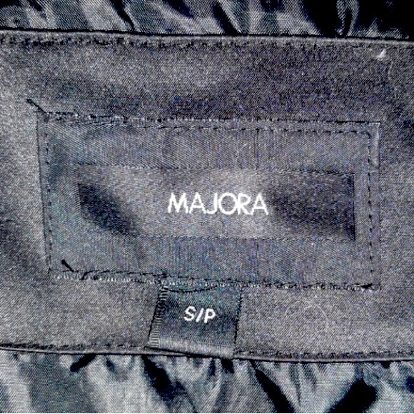 Stylish Black Coat with Embellished Buttons - Picture 9 of 9